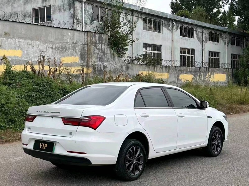 东营23年比亚迪秦8