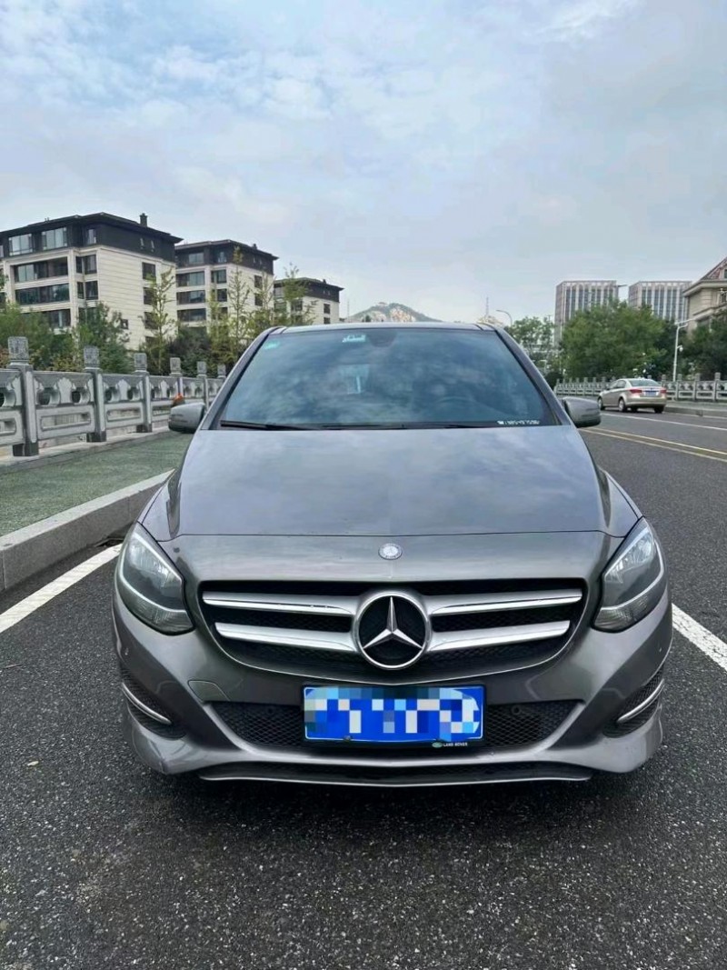 东营16年奔驰B1