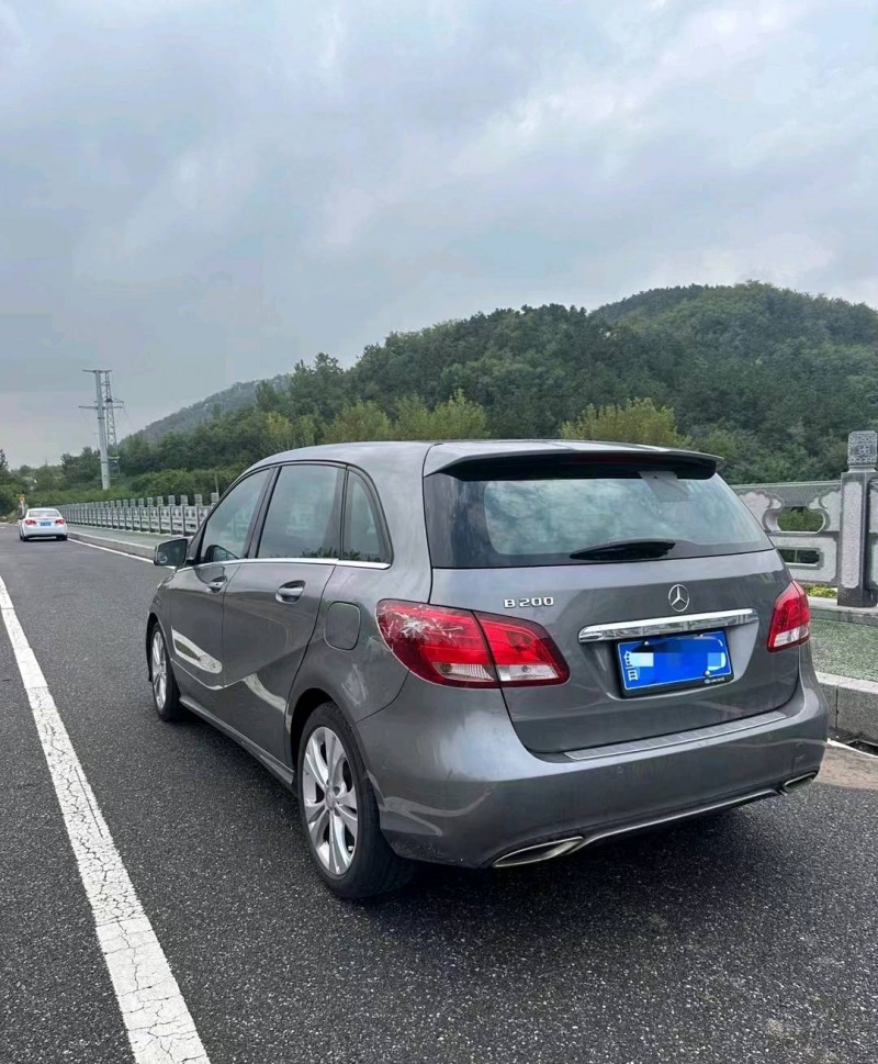东营16年奔驰B9