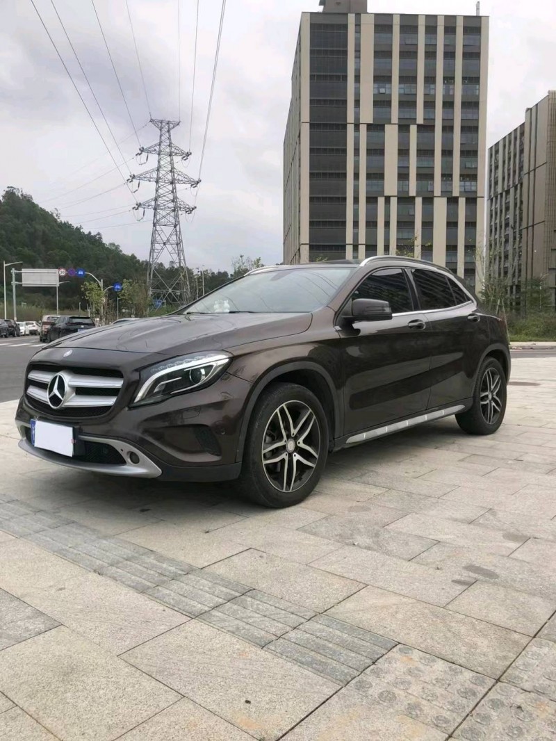 广州16年奔驰GLA3