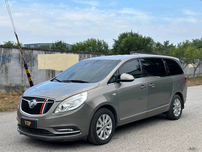 青岛17年别克GL82