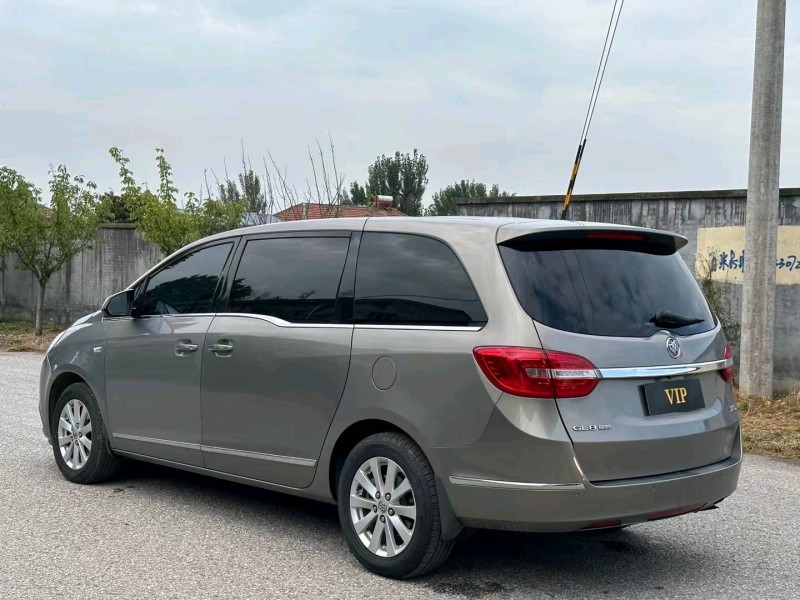 青岛17年别克GL84