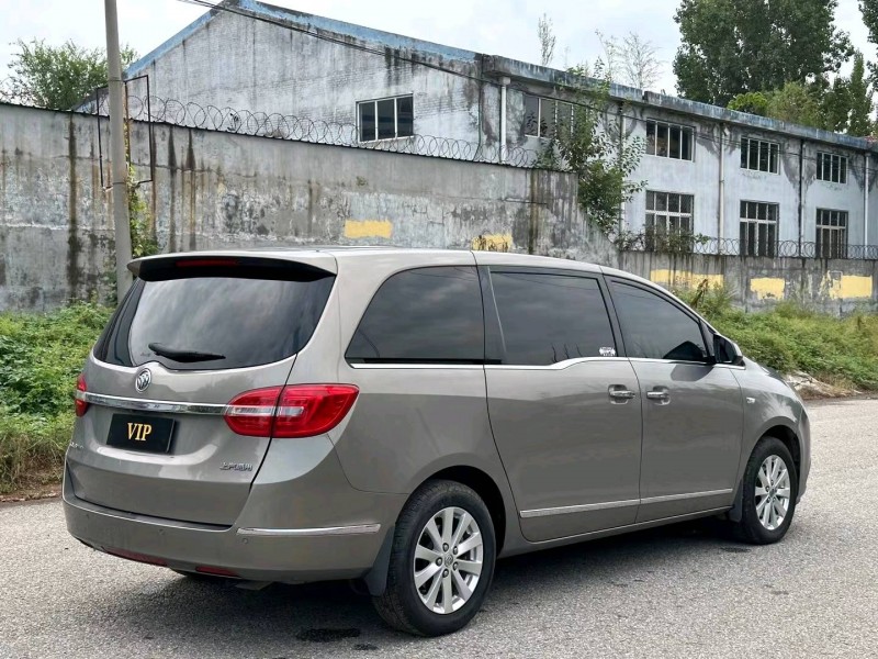 青岛17年别克GL87