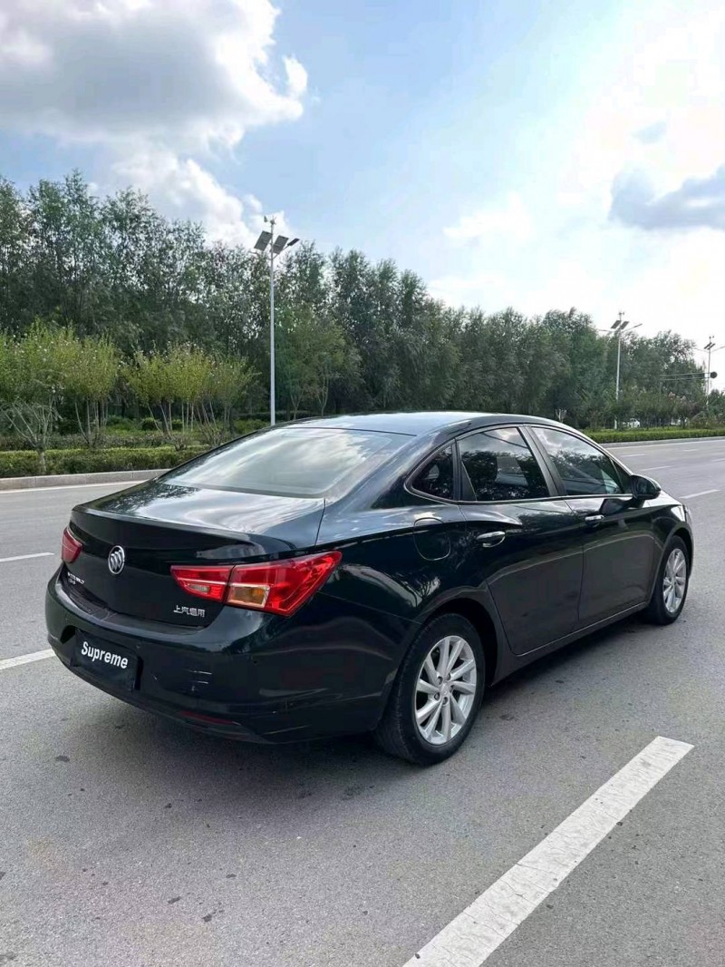 枣庄16年别克威朗5