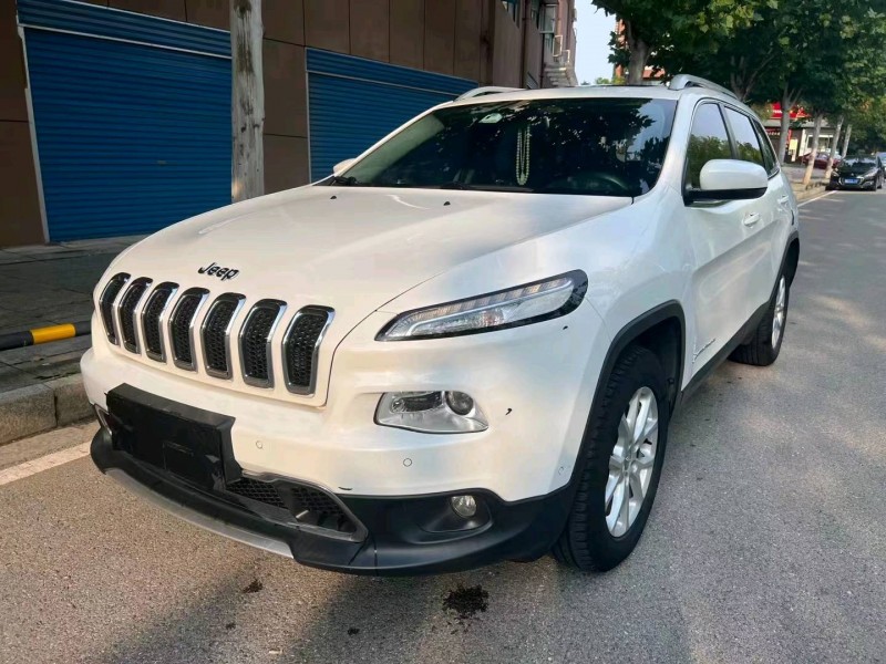 邵阳17年Jeep自由光4