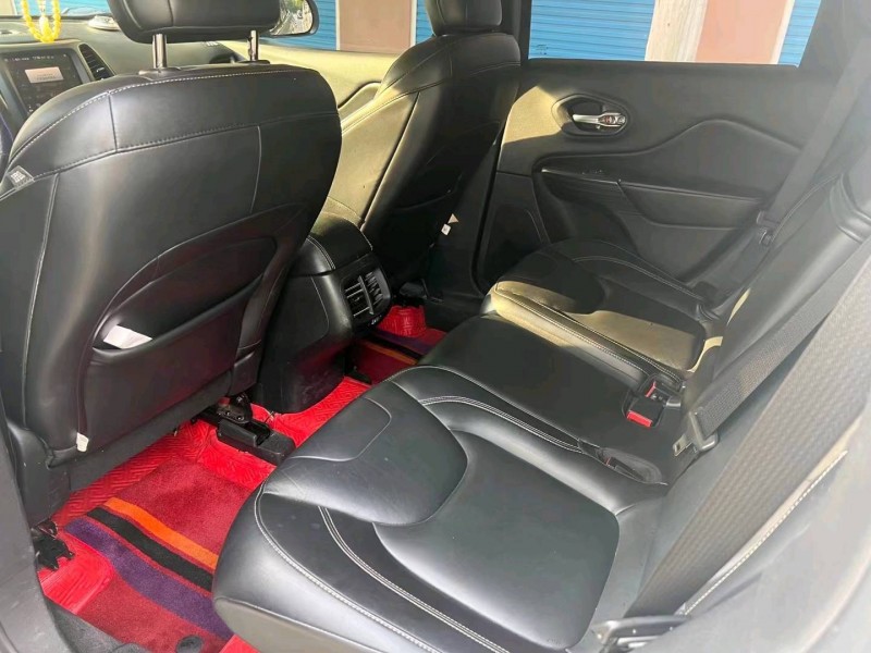 邵阳17年Jeep自由光6