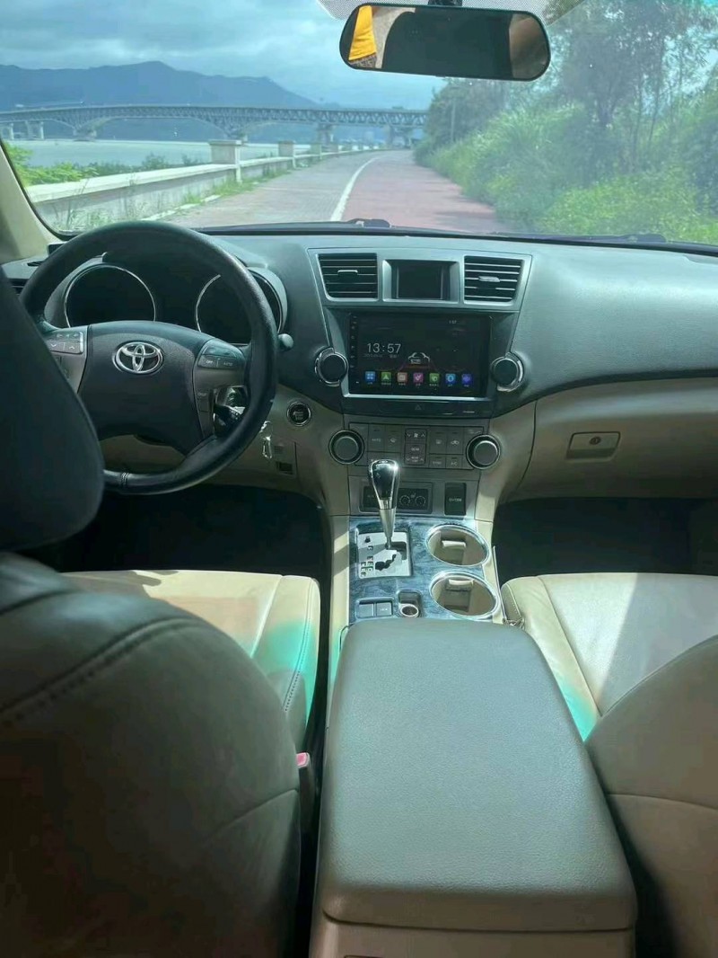 泉州11年豐田漢蘭達7