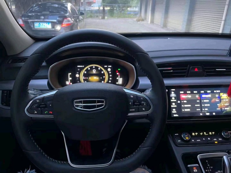 泉州21年吉利博越3