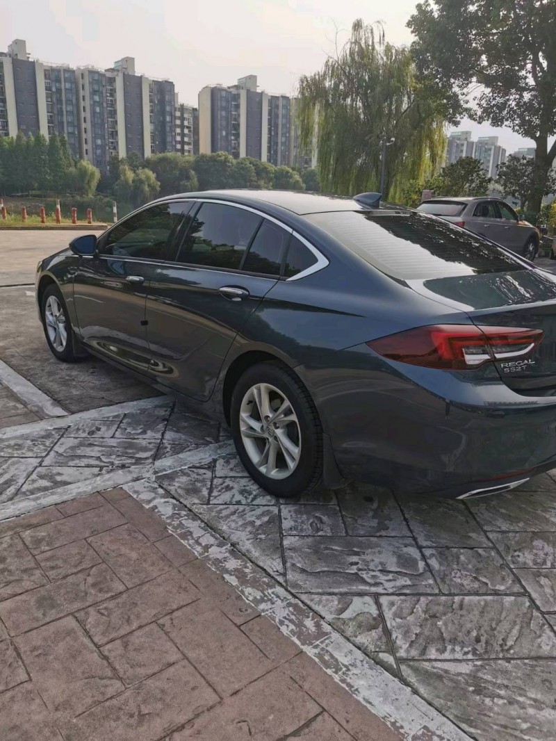 徐州21年别克君威6