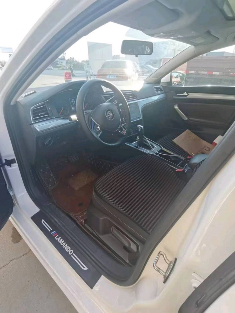 保定22年大众凌渡7