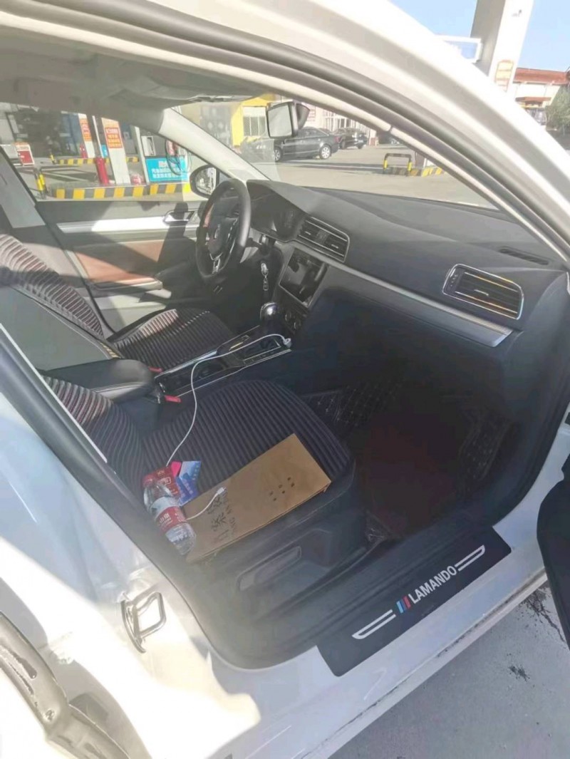 保定22年大众凌渡8