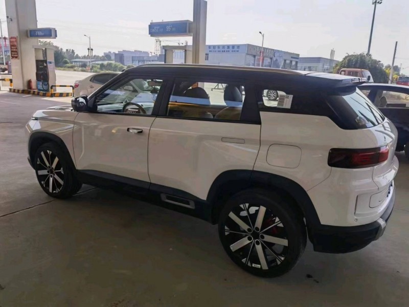 保定23年吉利icon4