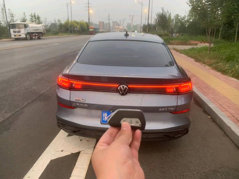 保定22年大众凌渡8