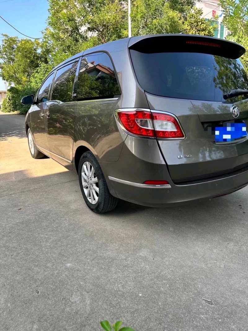 东营13年别克GL86