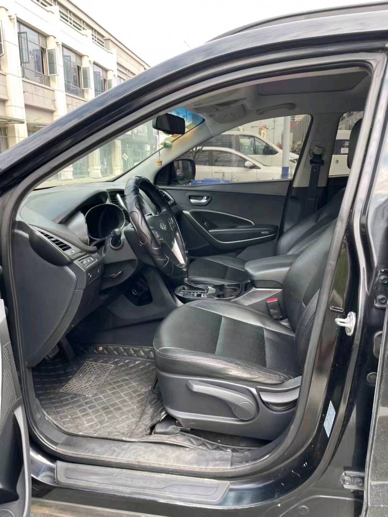 淮南13年现代新胜达8