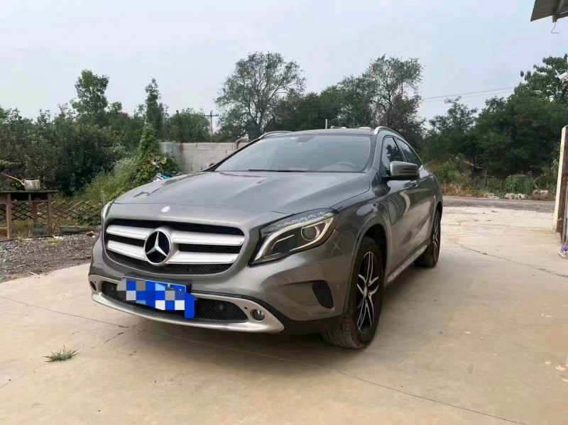 东营16年奔驰GLA3
