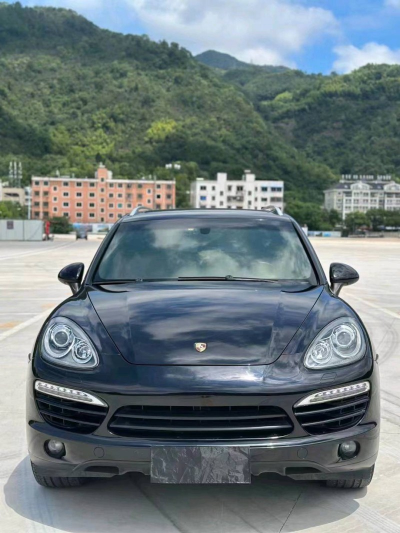 嘉兴13年保时捷卡宴1