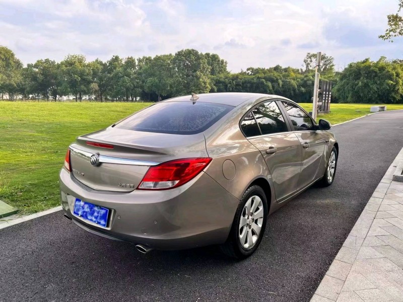 嘉兴13年别克君威9