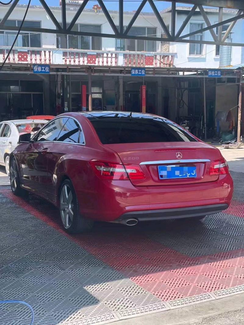 东营13年奔驰E4