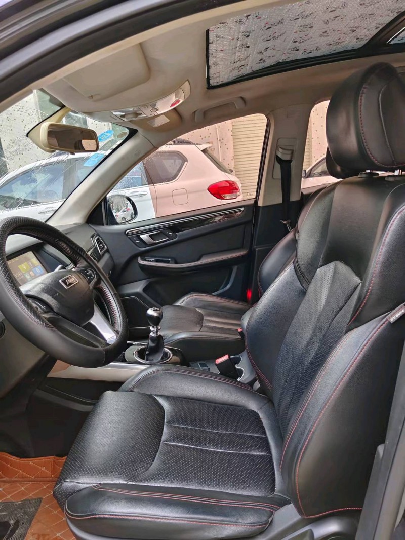 广州17年众泰大迈X56