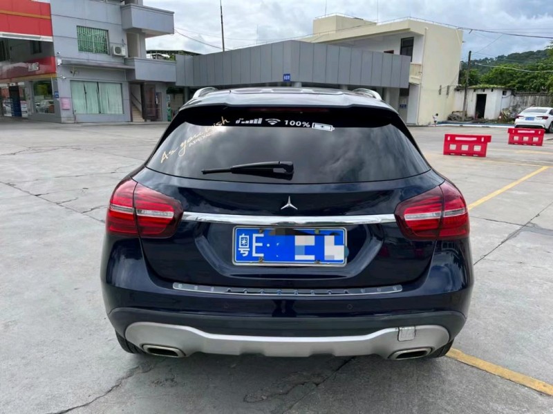 广州17年奔驰GLA8