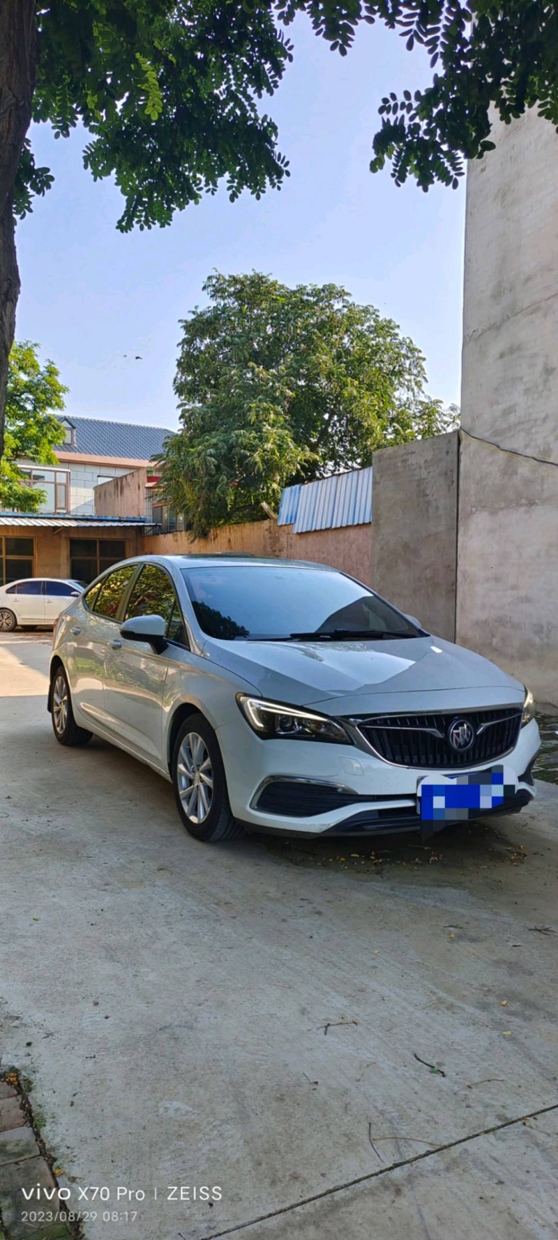 邢台17年别克威朗2