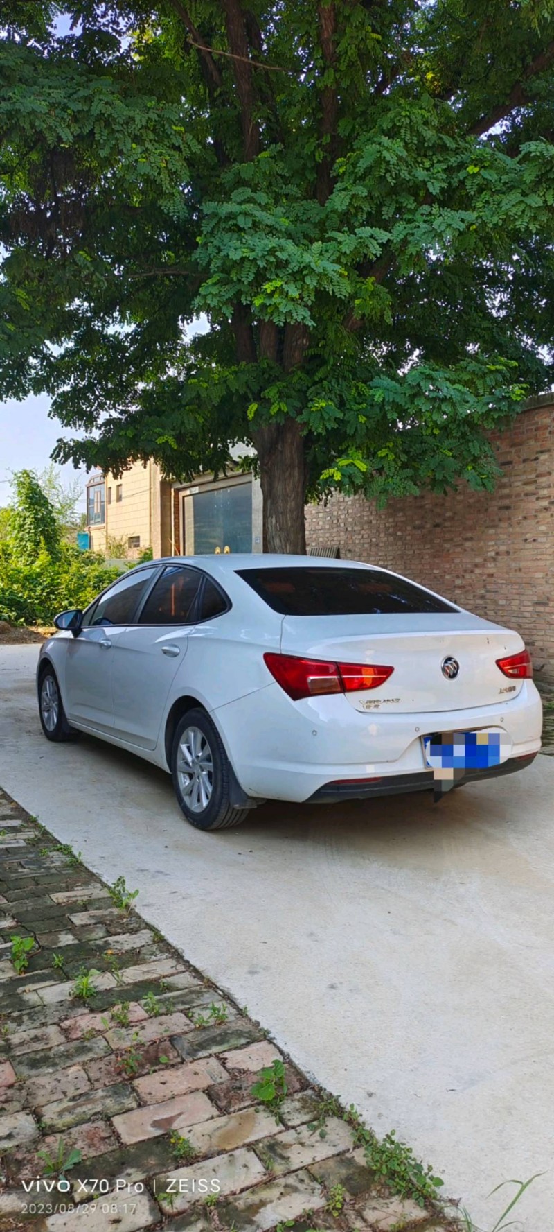 邢台17年别克威朗9