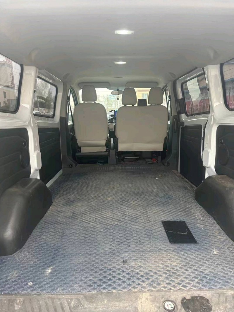 东营17年福特全顺4