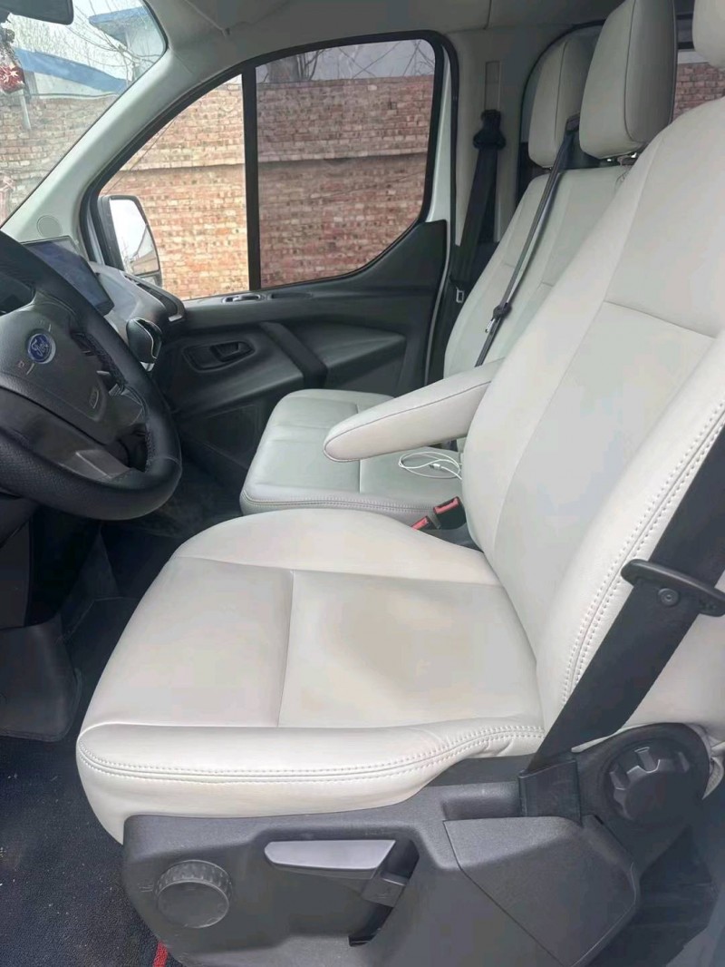 东营17年福特全顺5