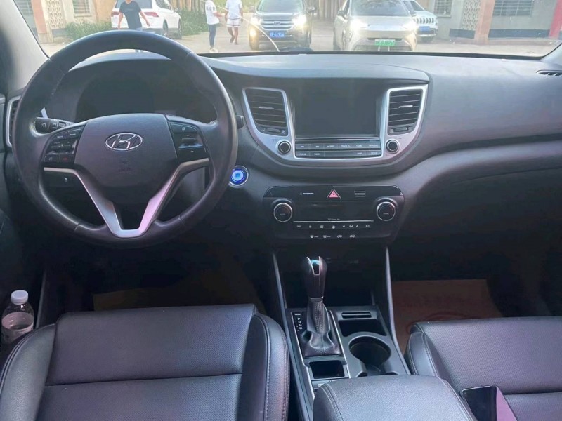 保定17年现代途胜6