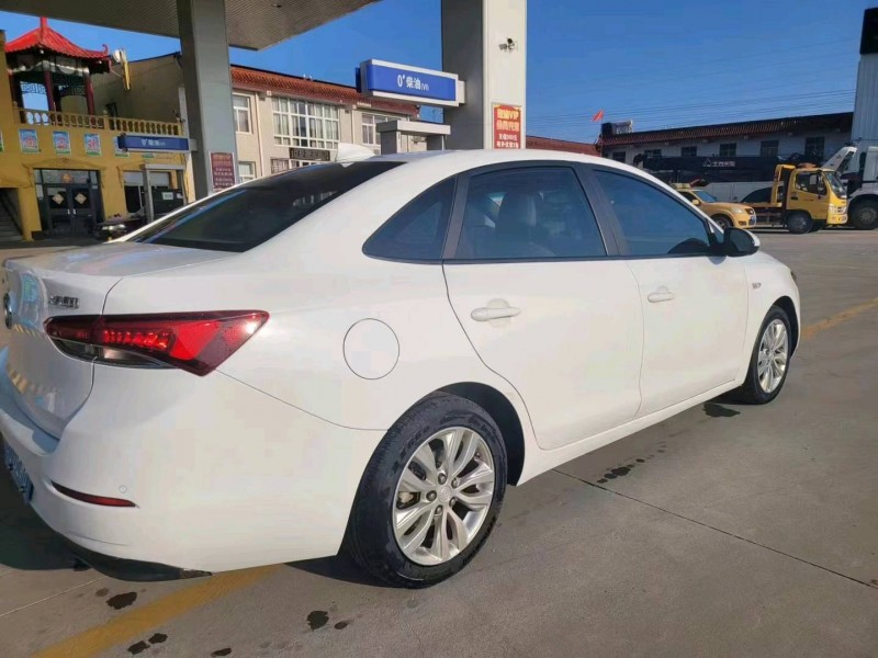 保定19年别克英朗2