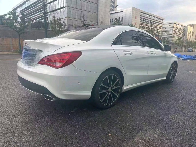唐山16年奔馳CLA5