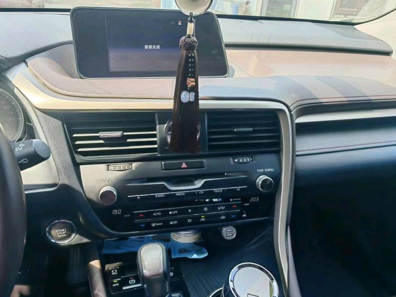 邯郸17年雷克萨斯RX8