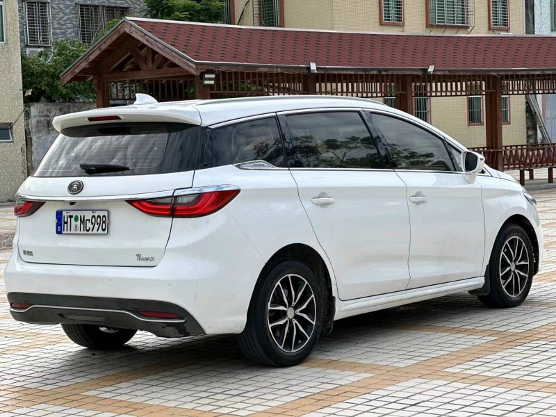 汕头18年比亚迪宋8