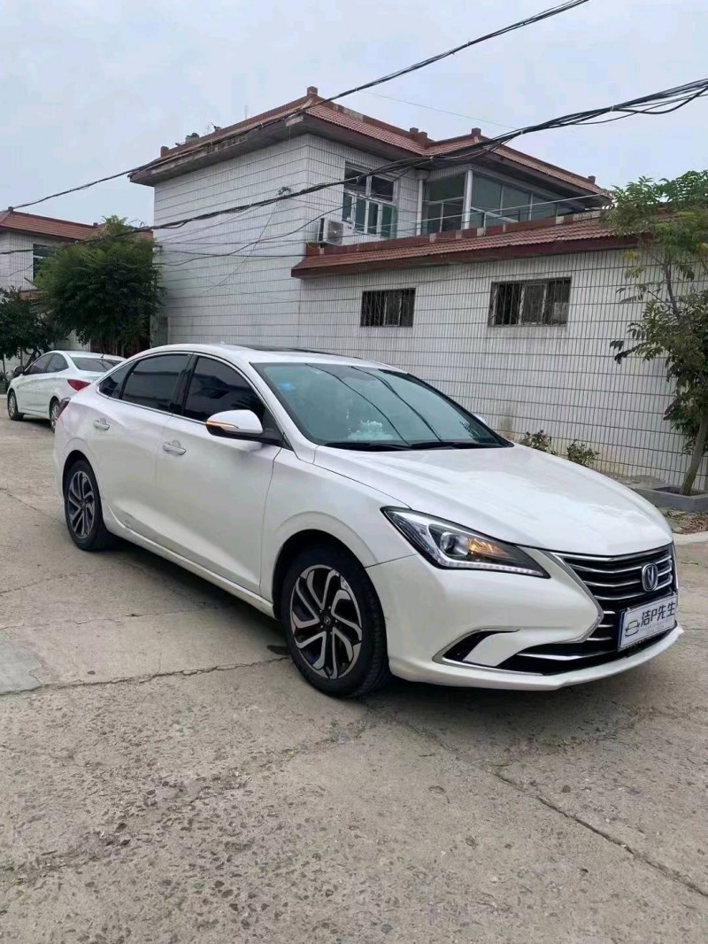 枣庄18年长安汽车逸动6