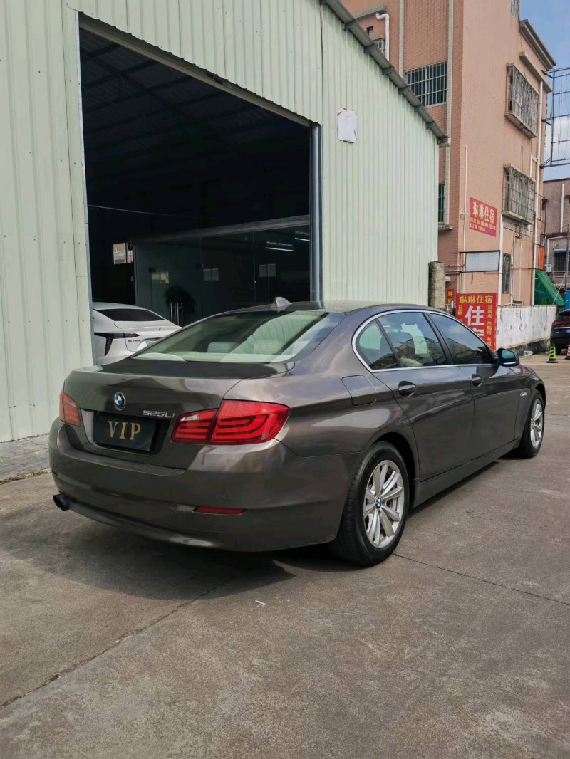 中山13年宝马5系4