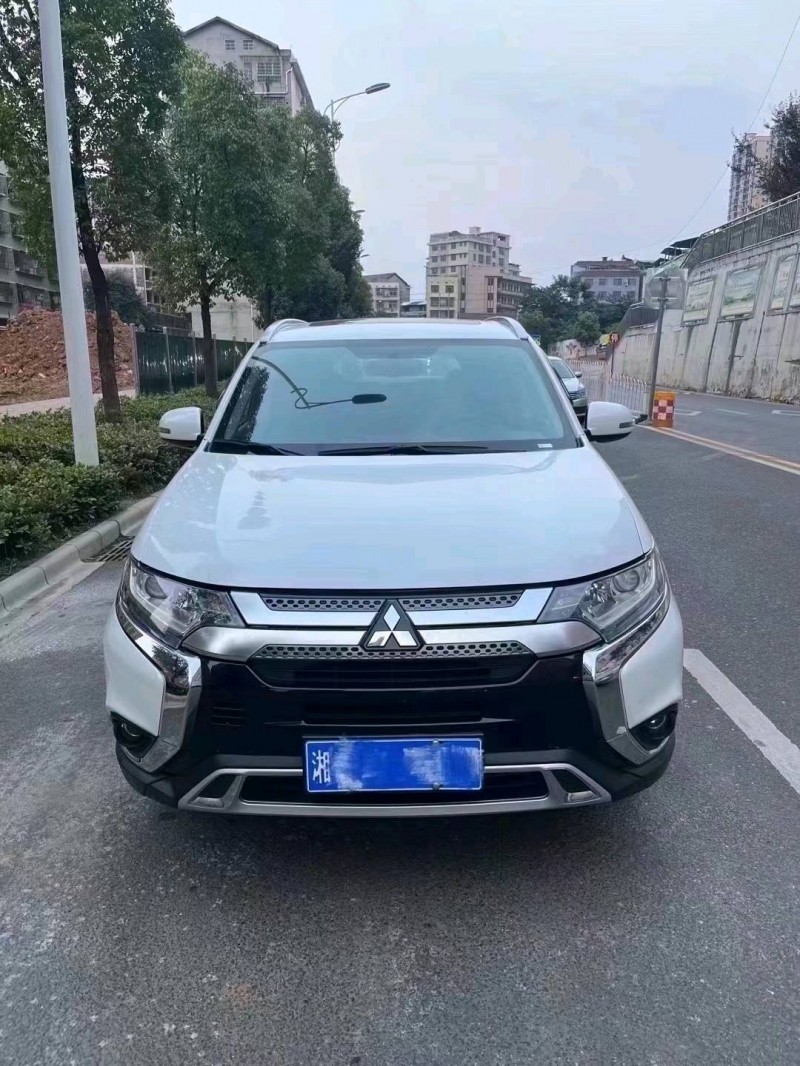 衡阳21年三菱欧蓝德1