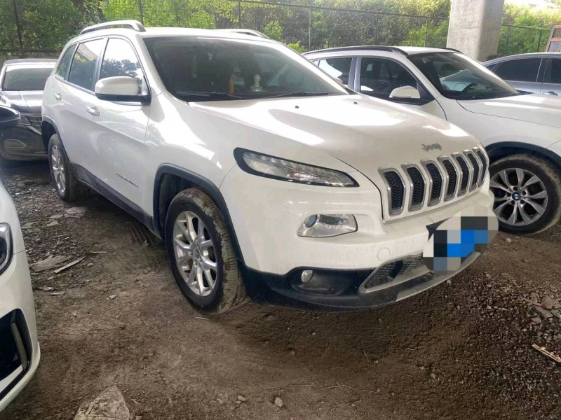 嘉兴18年Jeep自由光2