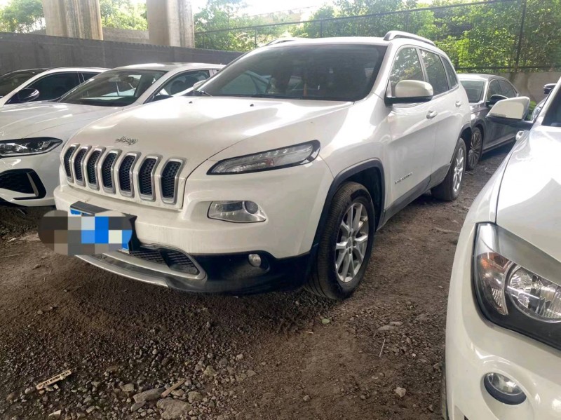 嘉兴18年Jeep自由光3