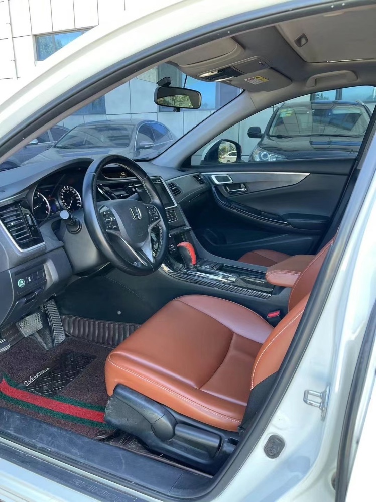 济南17年本田思铂睿3