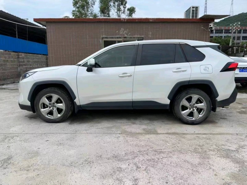 珠海20年丰田RAV4荣放3