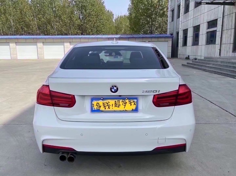 济南17年宝马3系9