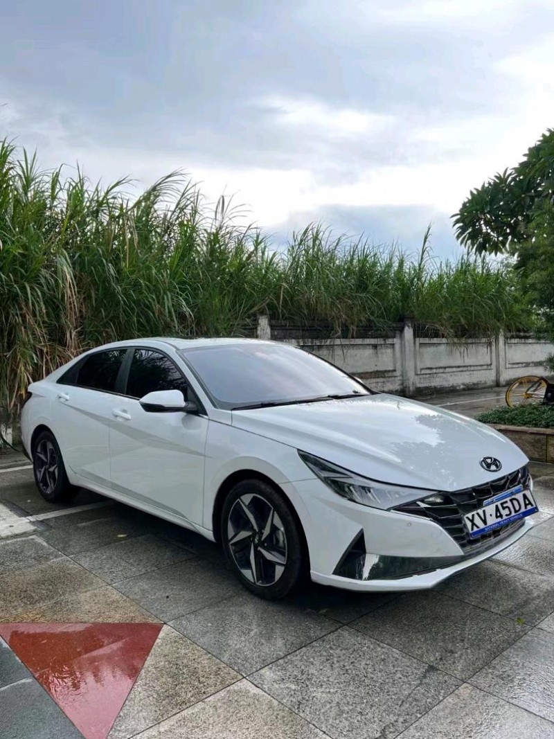 珠海22年现代伊兰特3