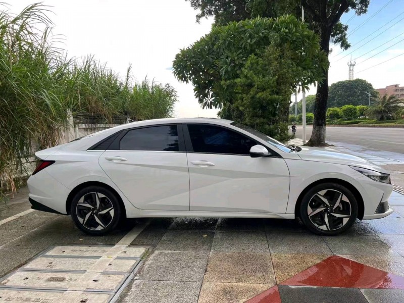 珠海22年现代伊兰特5