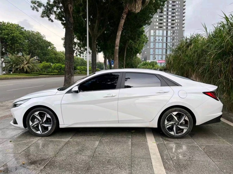 珠海22年现代伊兰特6