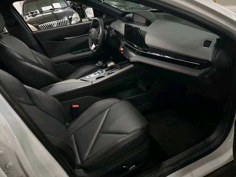 衡阳22年长安汽车UNI-V5