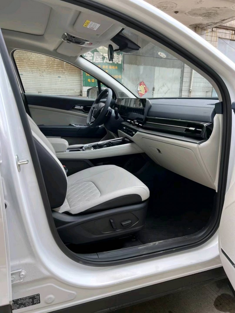 邯郸23年起亚狮铂7