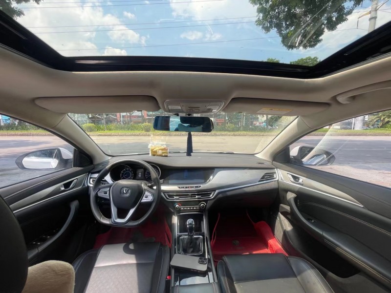 东莞20年长安汽车逸动6