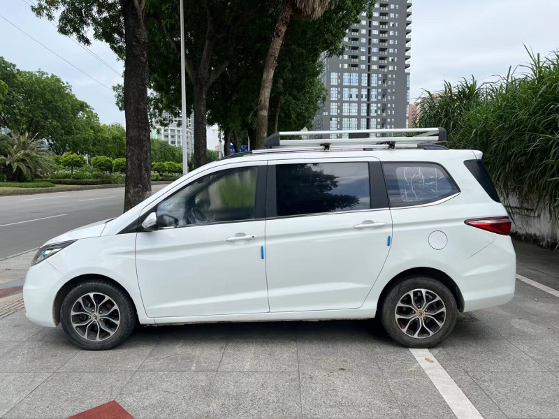 东莞17年长安汽车欧尚7