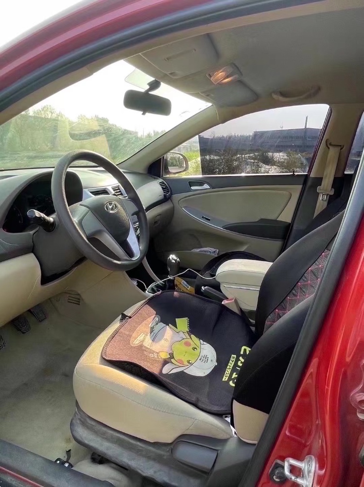 济南13年现代瑞纳2